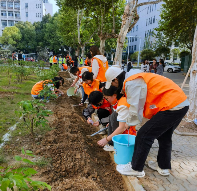 武汉轻工大学立行立改抓好十大民生项目推动主题教育走深走实