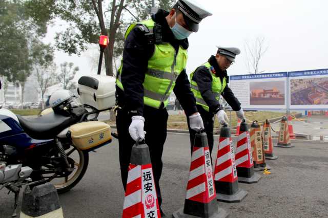 湖北远安民警参加元旦长跑迎新年